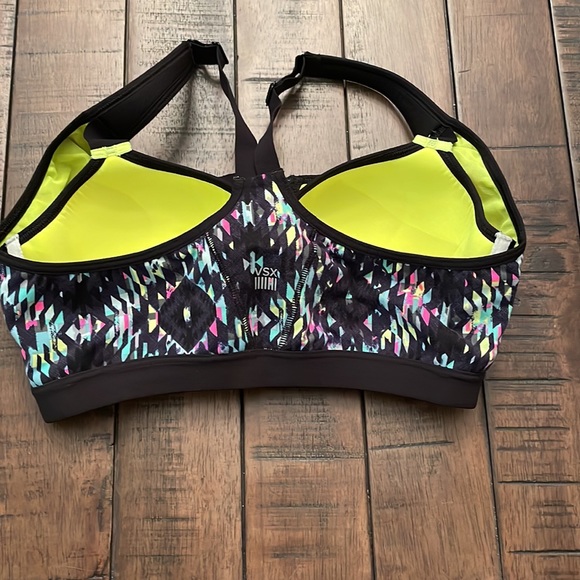 Victoria secret front zipper sports bra size 36C. - Picture 3 of 3